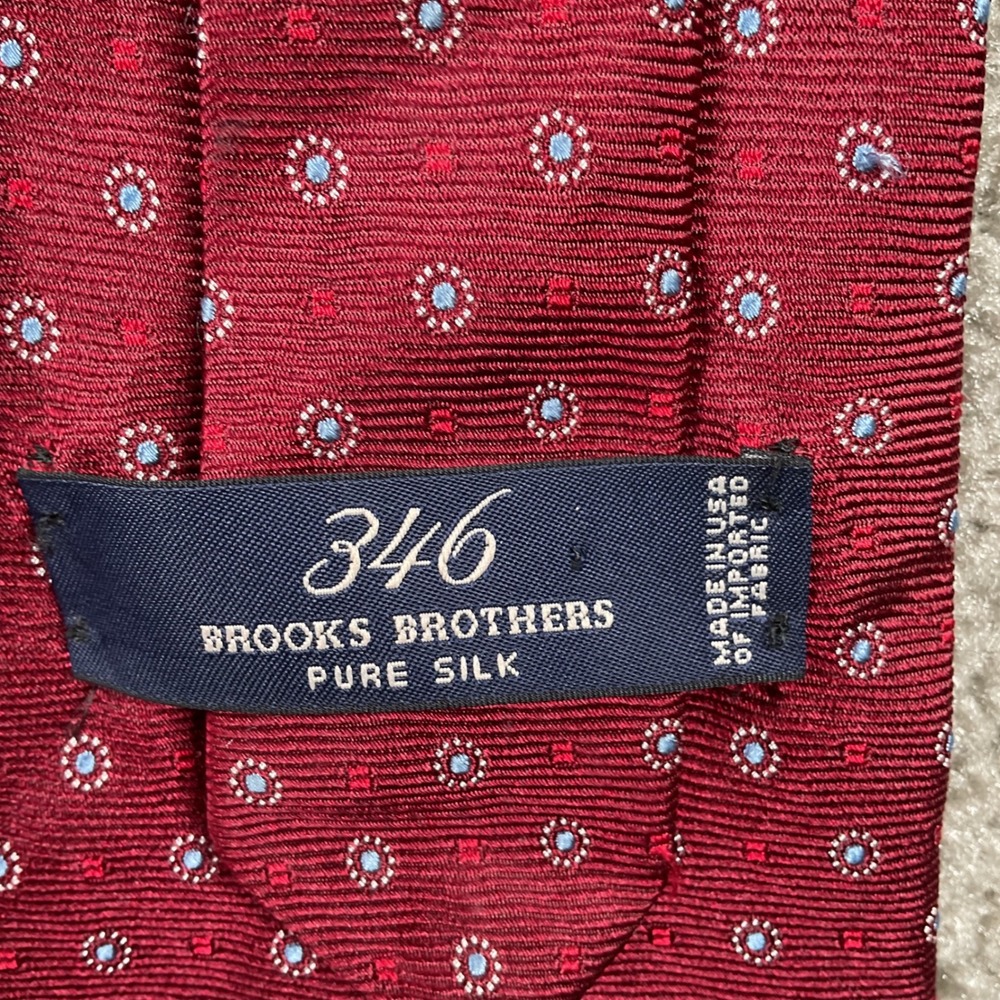 Brooks Brothers 346 Tie Mens OS Burgundy Silk Medallion Geometric Made in USA